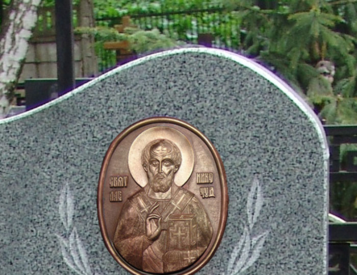 Православные памятники с иконой